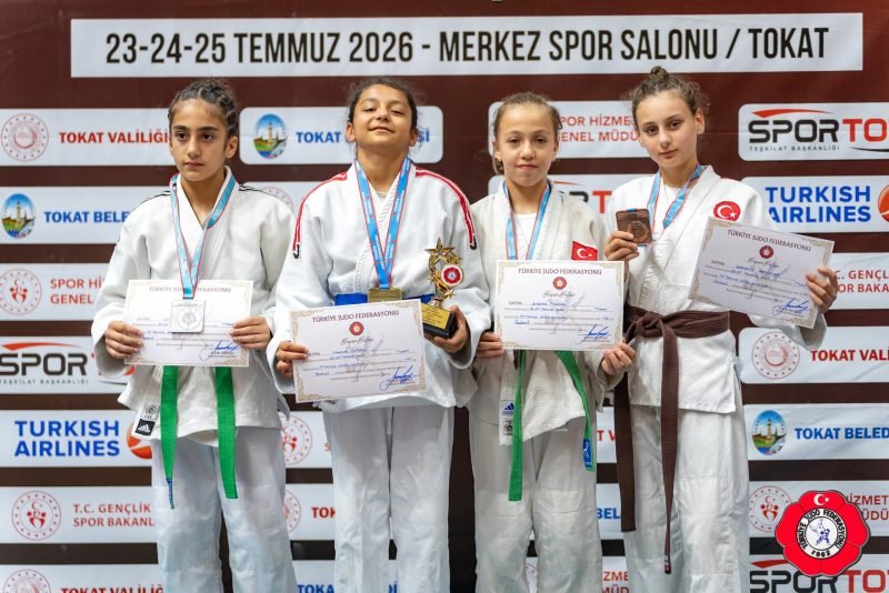 Kürsülerin değişmeyen adresi: Kağıtspor