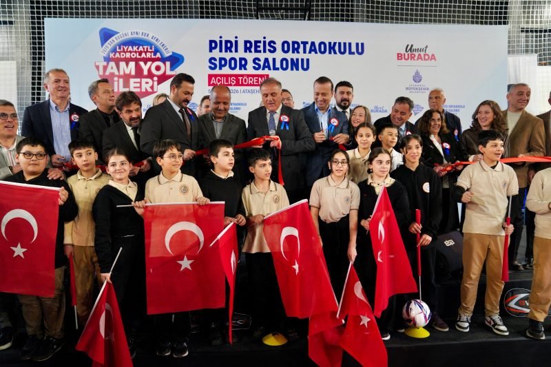 ATAŞEHİR’DE PİRİ REİS İLKOKULU SPOR SALONU TÖRENLE HİZMETE AÇILDI