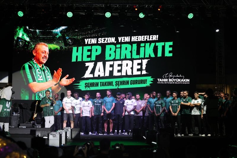 Meydanda sezon heyecanı, sahnede Buray coşkusu: