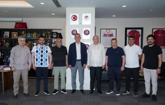 TFF Başkanı Hacıosmanoğlu, TFF Amatör İşler Kurulu ile Bir Araya Geldi