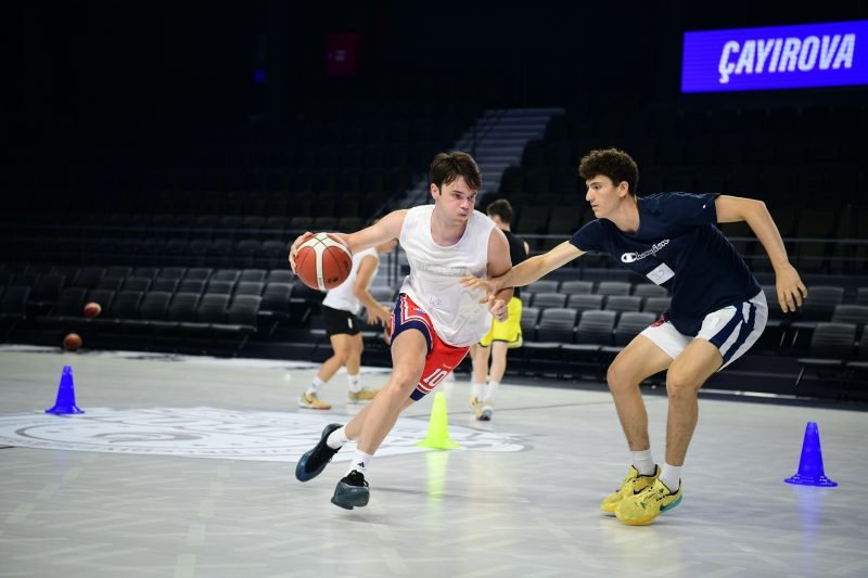 Çayırova’da, geleceğin basketbolcuları seçmelerde ter döktü