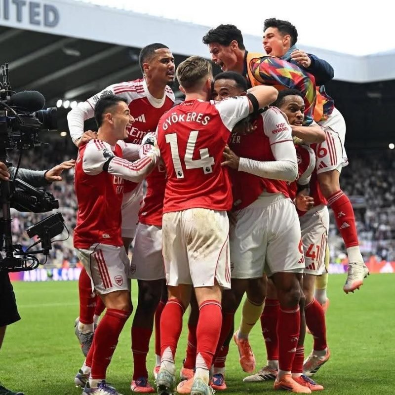 22 Yıllık Hasret Bitti! Arsenal İngiltere'nin Zirvesine Yeniden Çıktı