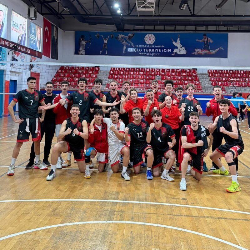 GÖLCÜK BELEDİYESPOR GENÇ ERKEK VOLEYBOL TAKIMI TÜRKİYE FİNALLERİ’NDE