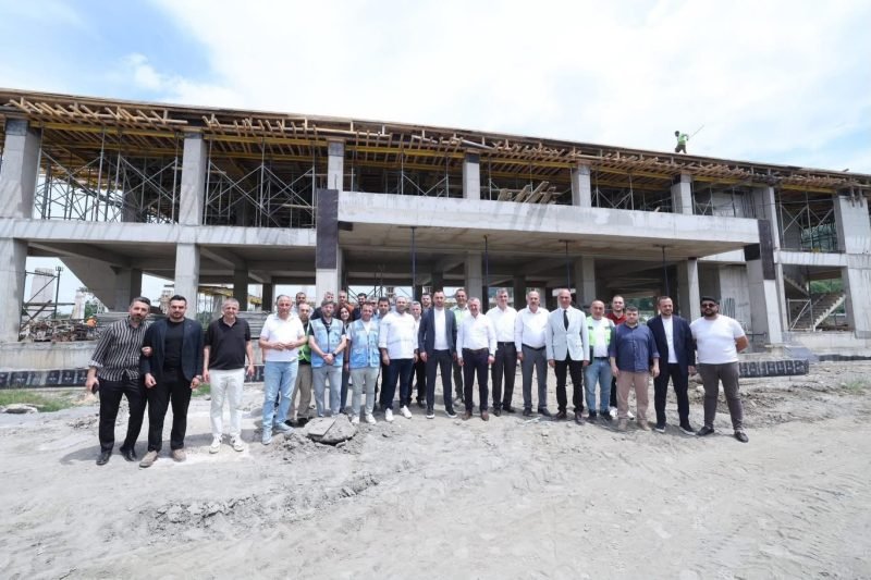 Gölcük’e FIFA standartlarında spor kompleksi inşa ediliyor