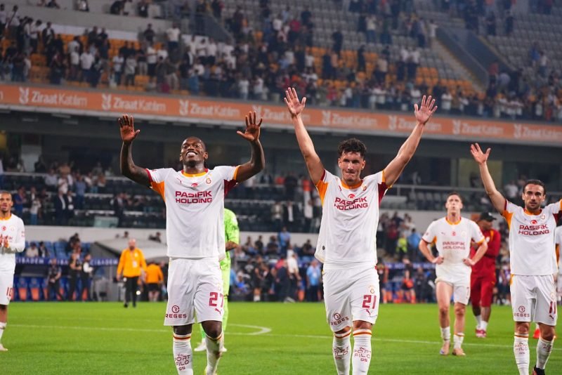 GALATASARAY-BAŞAKŞEHİR MAÇINDAN KARELER