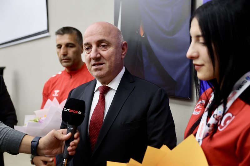 Darıca’nın Dünya Şampiyonu ödüllendirildi