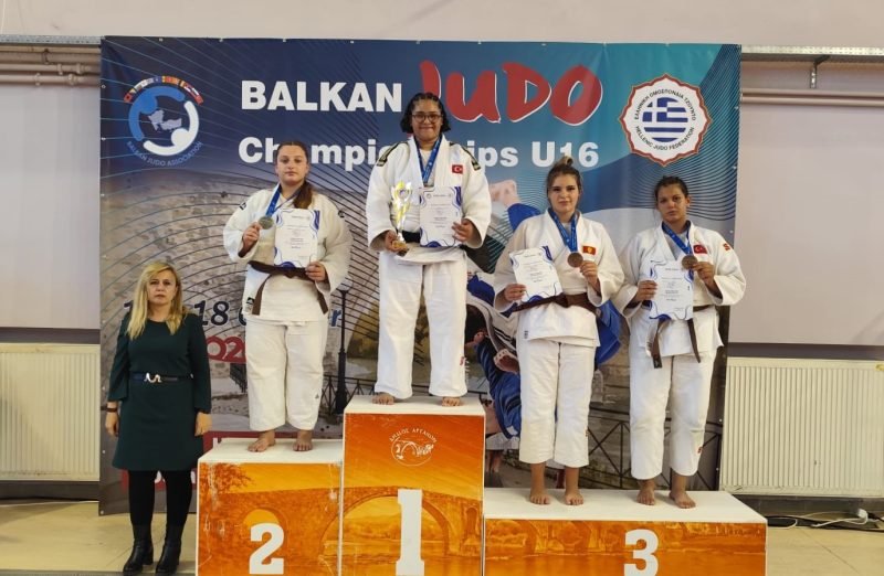 Kağıtspor’un yükselişi dünya kürsüsünde taçlanıyor
