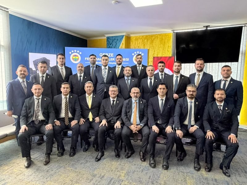 Gebze Fenerbahçeliler Derneği’nde Ümit Sarıtoprak güven tazeledi