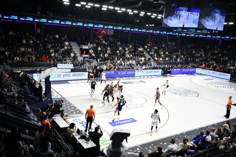 Çayırovalılardan, Çayırova Belediyesi Spor Kompleksi’ne tam not
