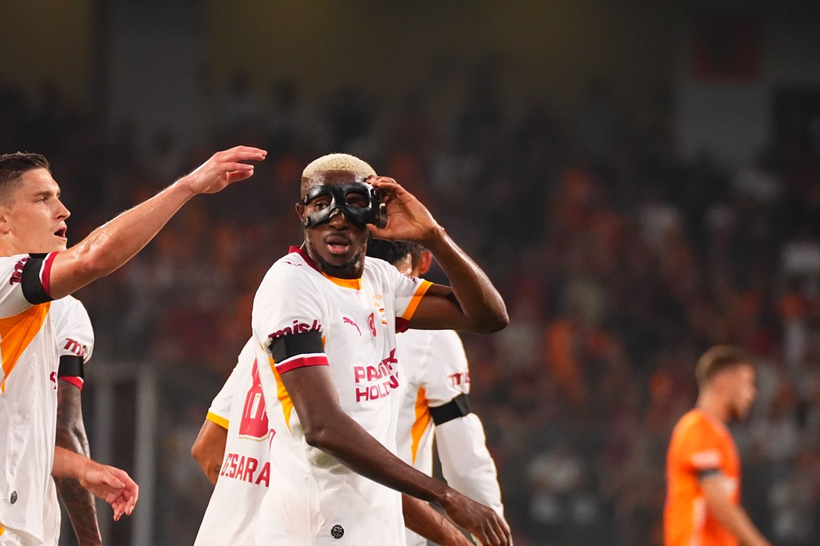 GALATASARAY-BAŞAKŞEHİR MAÇINDAN KARELER