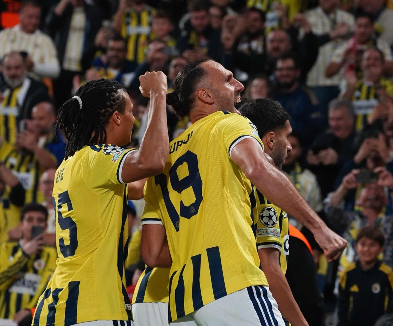 Fenerbahçe - SK Slavia Praha Maçından kareler