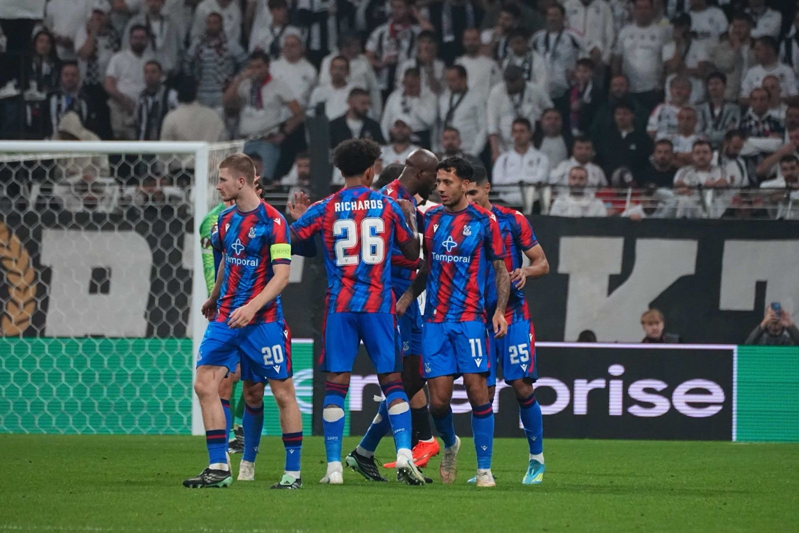 Beşiktaş - Crystal Palace maçından kareler