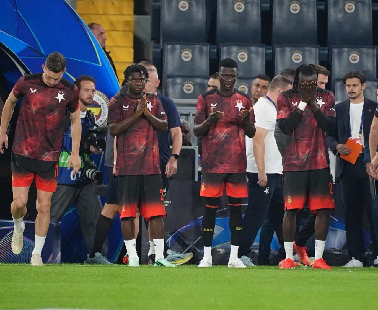 Fenerbahçe - SK Slavia Praha Maçından kareler