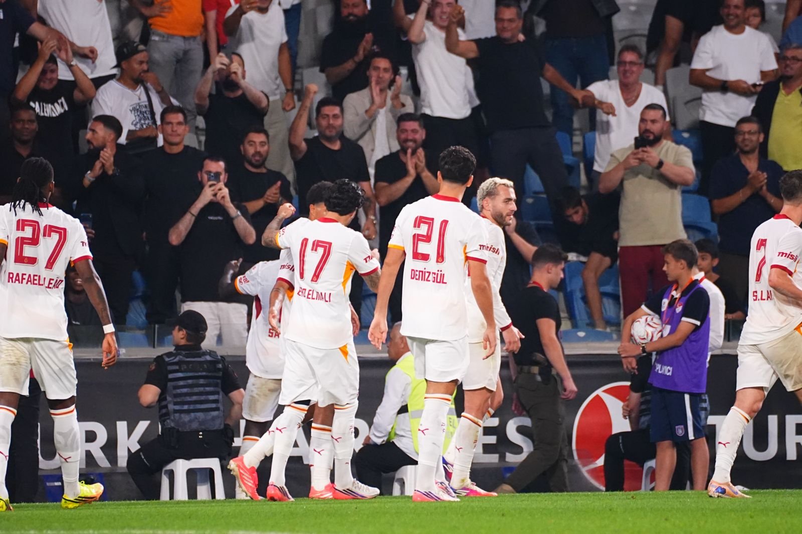 GALATASARAY-BAŞAKŞEHİR MAÇINDAN KARELER