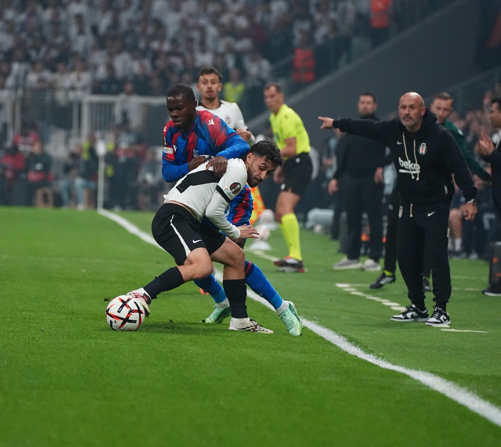 Beşiktaş - Crystal Palace maçından kareler