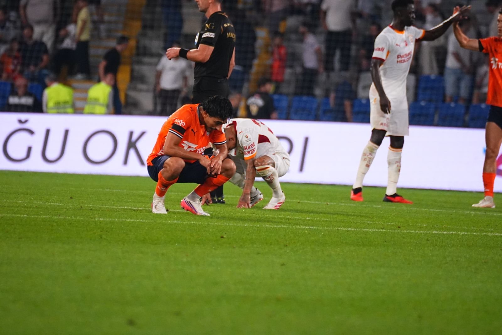 GALATASARAY-BAŞAKŞEHİR MAÇINDAN KARELER
