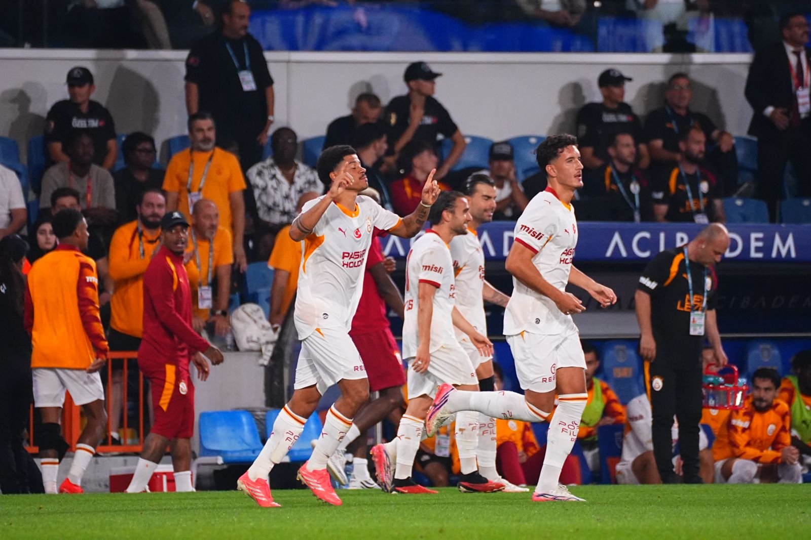 GALATASARAY-BAŞAKŞEHİR MAÇINDAN KARELER