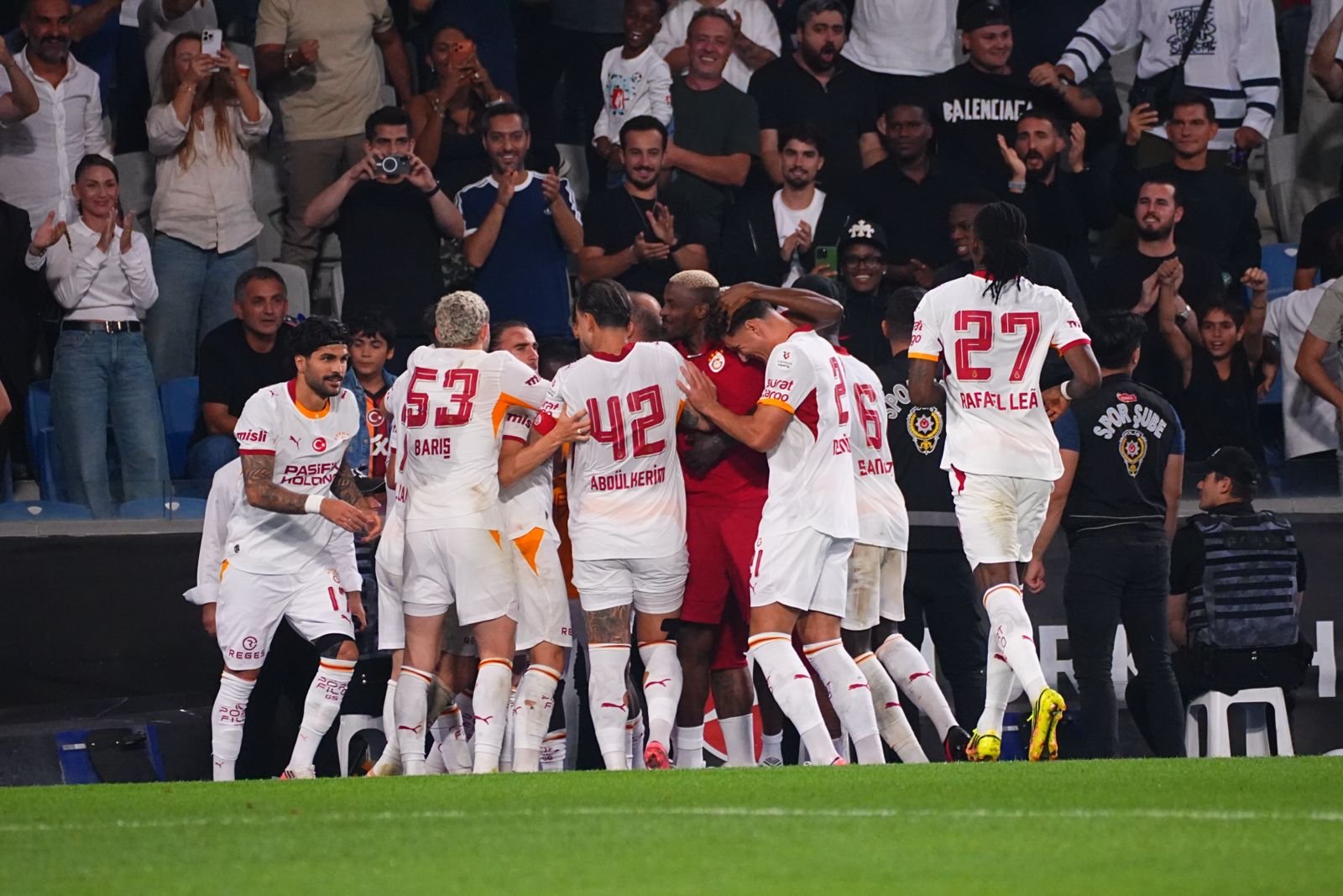 GALATASARAY-BAŞAKŞEHİR MAÇINDAN KARELER