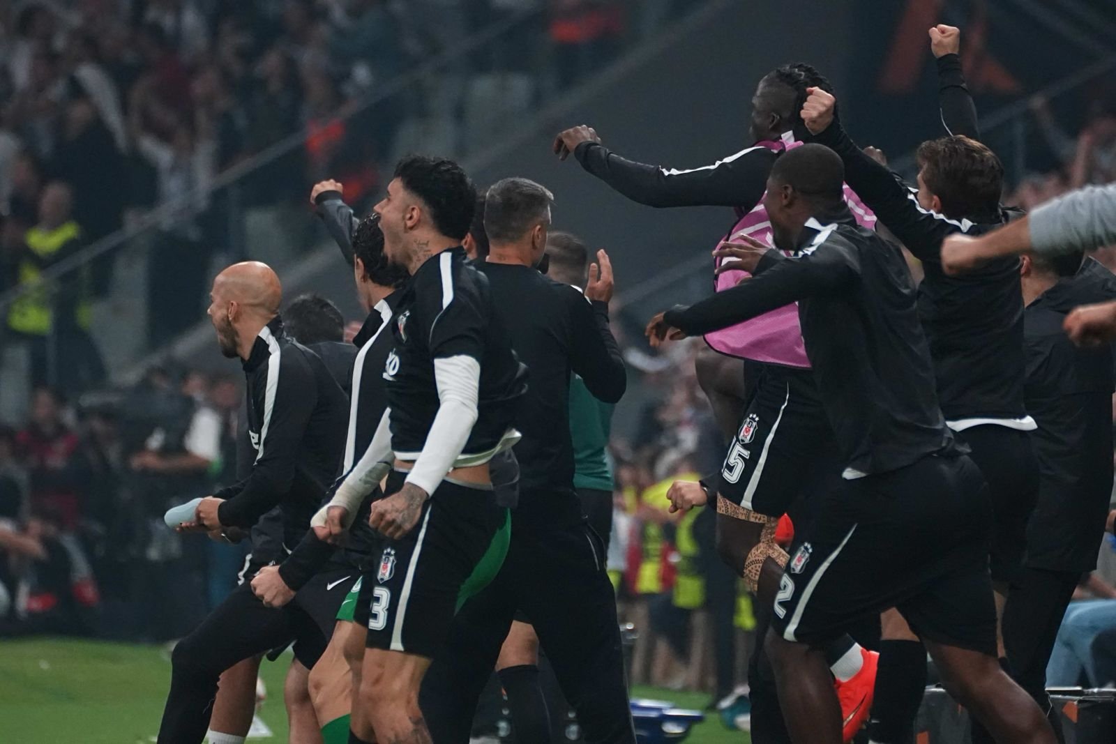 Beşiktaş - Crystal Palace maçından kareler