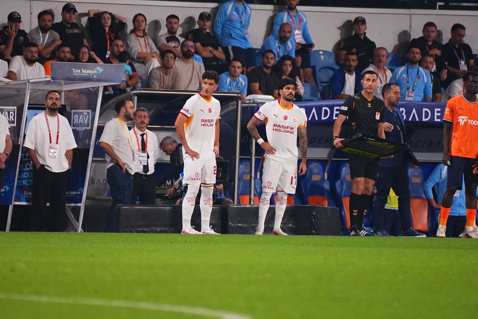 GALATASARAY-BAŞAKŞEHİR MAÇINDAN KARELER