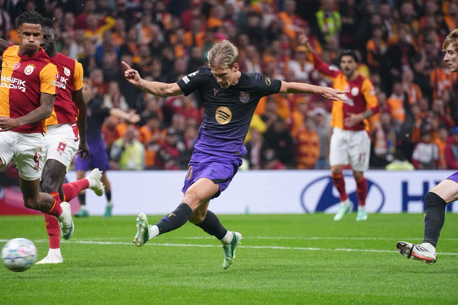 Galatasaray - Barcelona maçından kareler