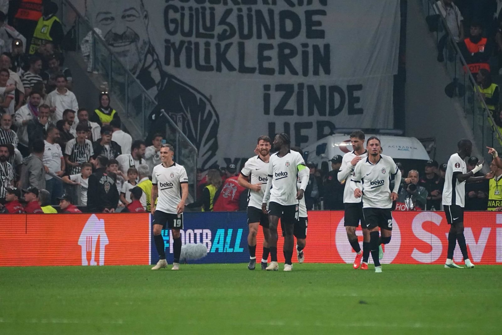 Beşiktaş - Crystal Palace maçından kareler
