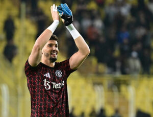 Altay Bayındır, finalde oynayan 11’inci Türk oyuncu olabilir