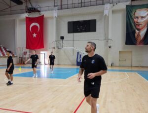 Efeler Ligi’ndeki İlk Maçımız Bursa BBSK Karşısında