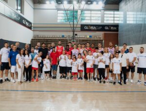 Corendon Turizm Grubu ve ZİÇEV Çocukları, Anadolu Efes Antrenmanını Ziyaret Etti