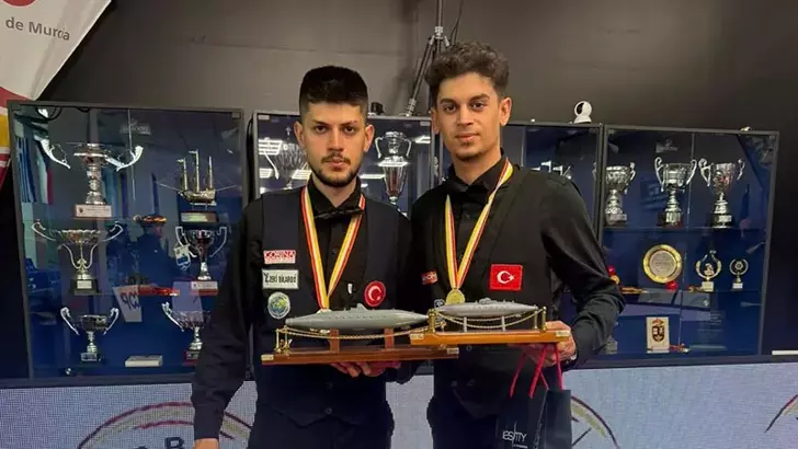 Milli sporculardan çifte madalya