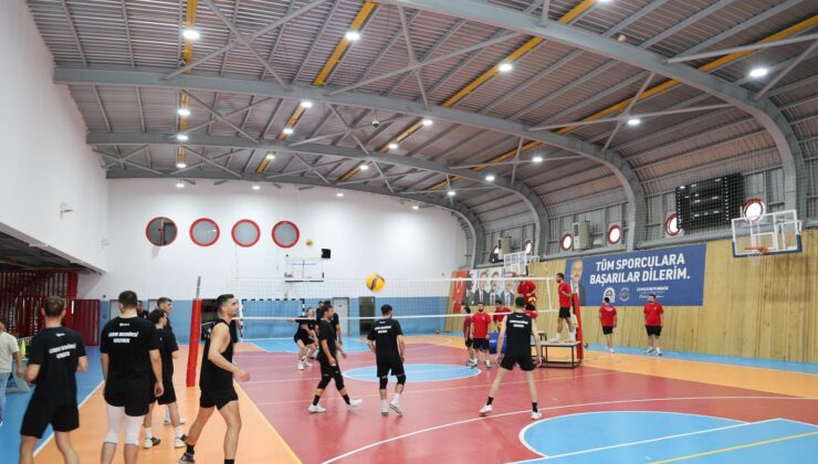 Başkan Büyükgöz, Gebze Belediyesi Voleybol Takımıyla Bir Araya Geldi