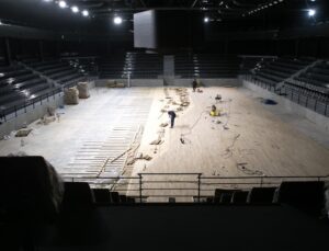 Kapalı Spor Salonu ve Sporcu Fabrikası’nda parke montajı