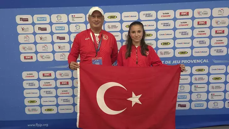 Türkiye Rekortmeni 15 Yaşındaki Yağmur Tosun, Dünya Üçüncüsü Oldu