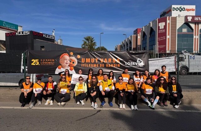 Koşar Adım LÖSEV Takımı, Lösemili Çocuklar Haftası’nda 47. İstanbul Maratonu’nda Koştu