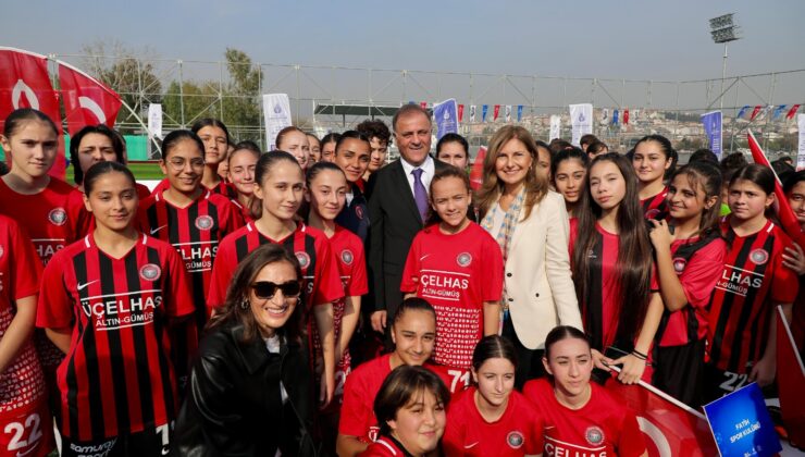 İBB, BALAT SPOR TESİSLERİ’Nİ BAŞTAN AŞAĞI YENİLEDİ