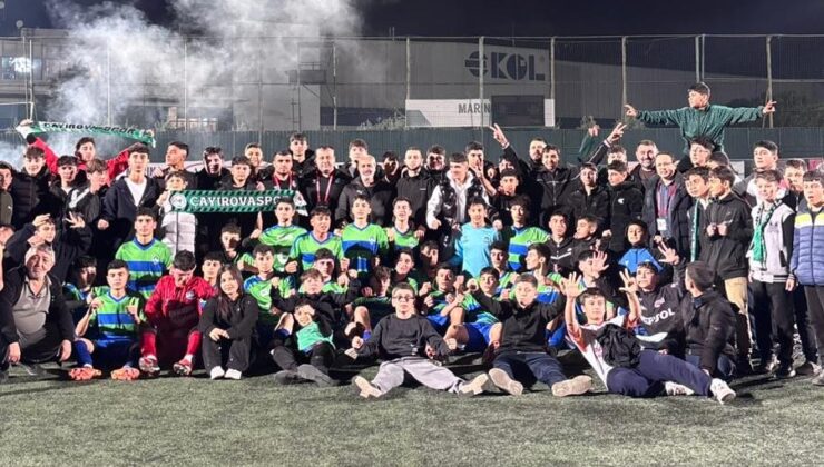 ÇESK u-16 Futbol Takımı şampiyon oldu