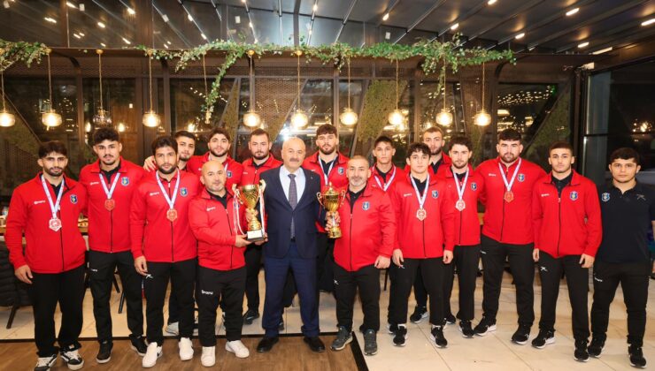 Başkan Büyükgöz’den Güreş Takımına Tebrik