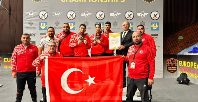 BAKAN BAK’TAN MİLLİ HALTERCİLER İÇİN TEBRİK MESAJI