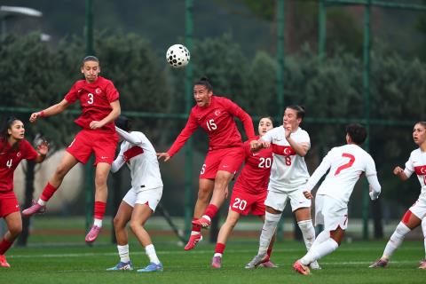 Kadın A Millî Takımımız ile U23 Kadın Millî Takımımız Karşılaştı