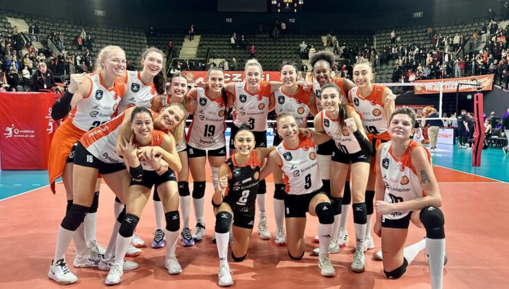 Eczacıbaşı Dynavit, evinde Zeren Spor’u 3-0 mağlup etti