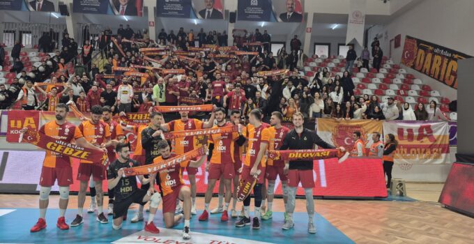 Aslan deplasmanda set vermedi!
