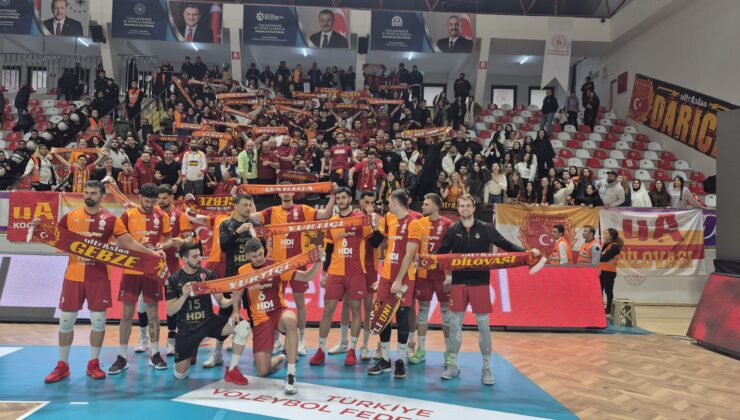 Aslan deplasmanda set vermedi!
