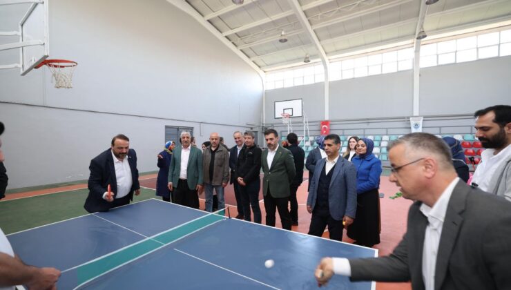 TAVŞANCIL KAPALI SPOR SALONU YENİ YÜZÜYLE AÇILDI