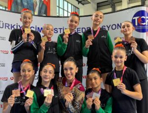 İzmit’in Yıldızları şampiyonluk geleneğini bozmadı