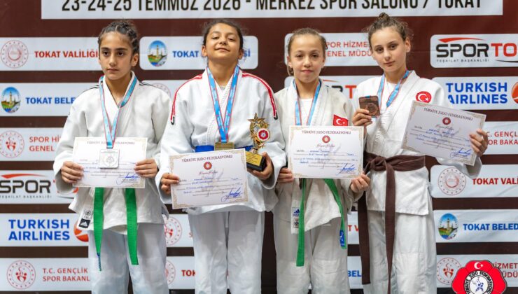 Kürsülerin değişmeyen adresi: Kağıtspor